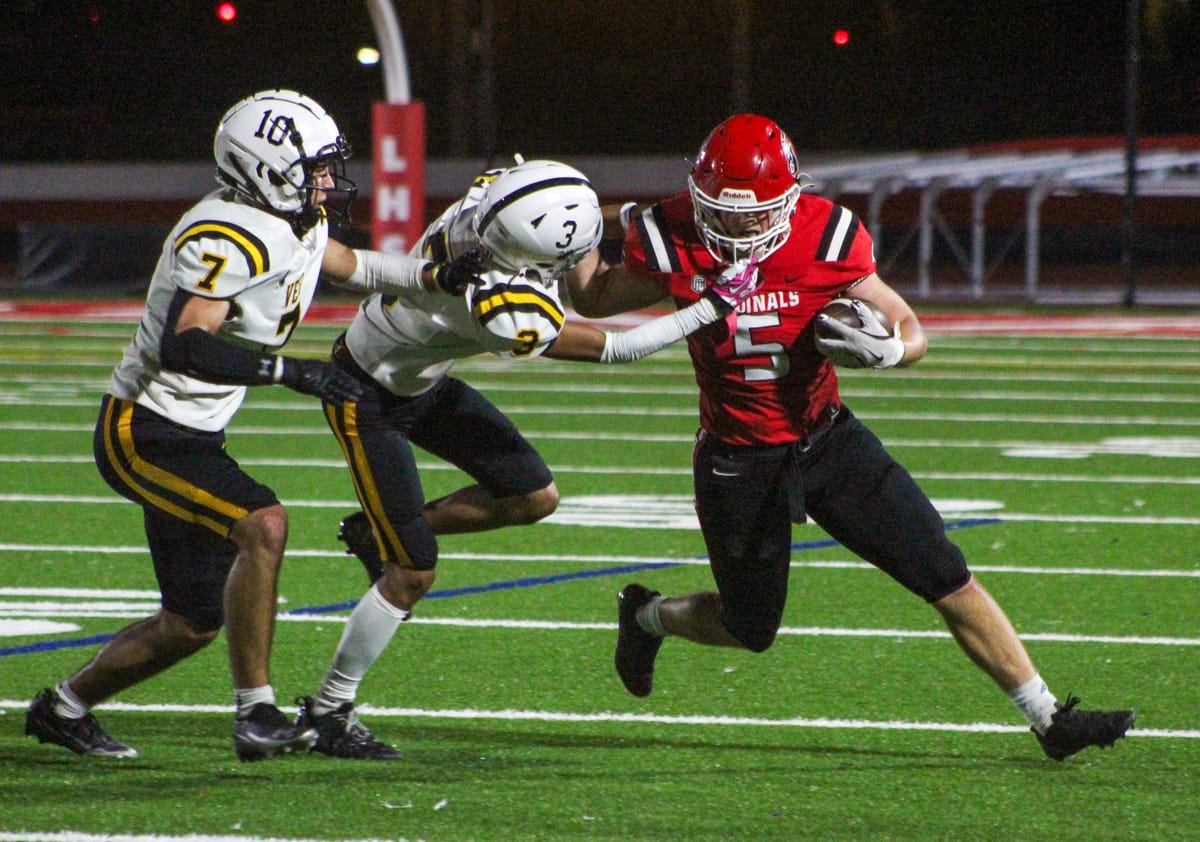 Too many mouths to feed a good problem for Lincoln football's offense