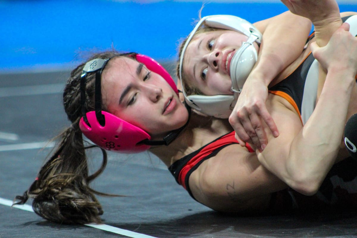 Sofia Patterson ends Lincoln wrestling's 55-year state title drought, plus final local results roundup