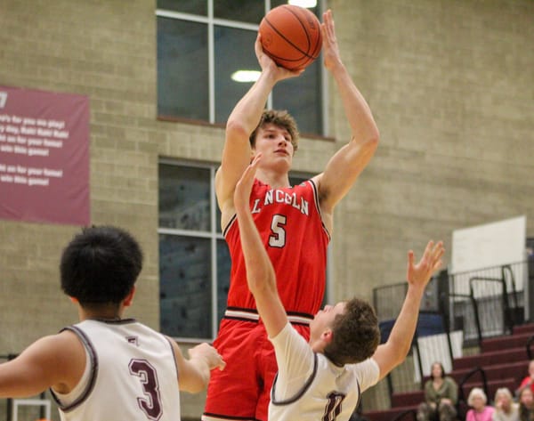 Miles Novy-Hildesley making up for lost time with Lincoln boys basketball in 2026
